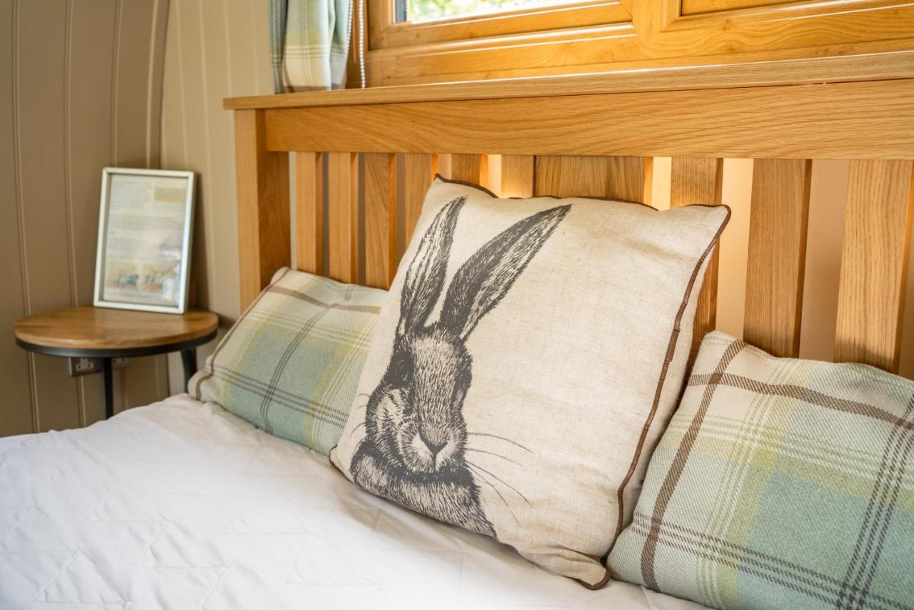Hotel Glamping At South Lytchett Manor Poole Esterno foto