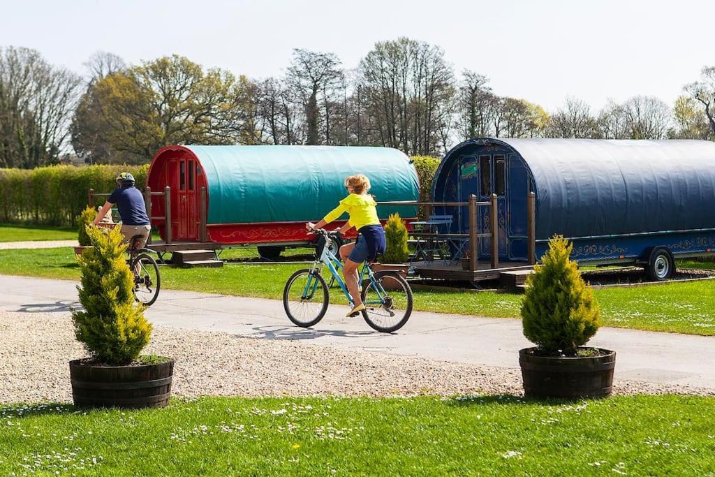 Hotel Glamping At South Lytchett Manor Poole Esterno foto