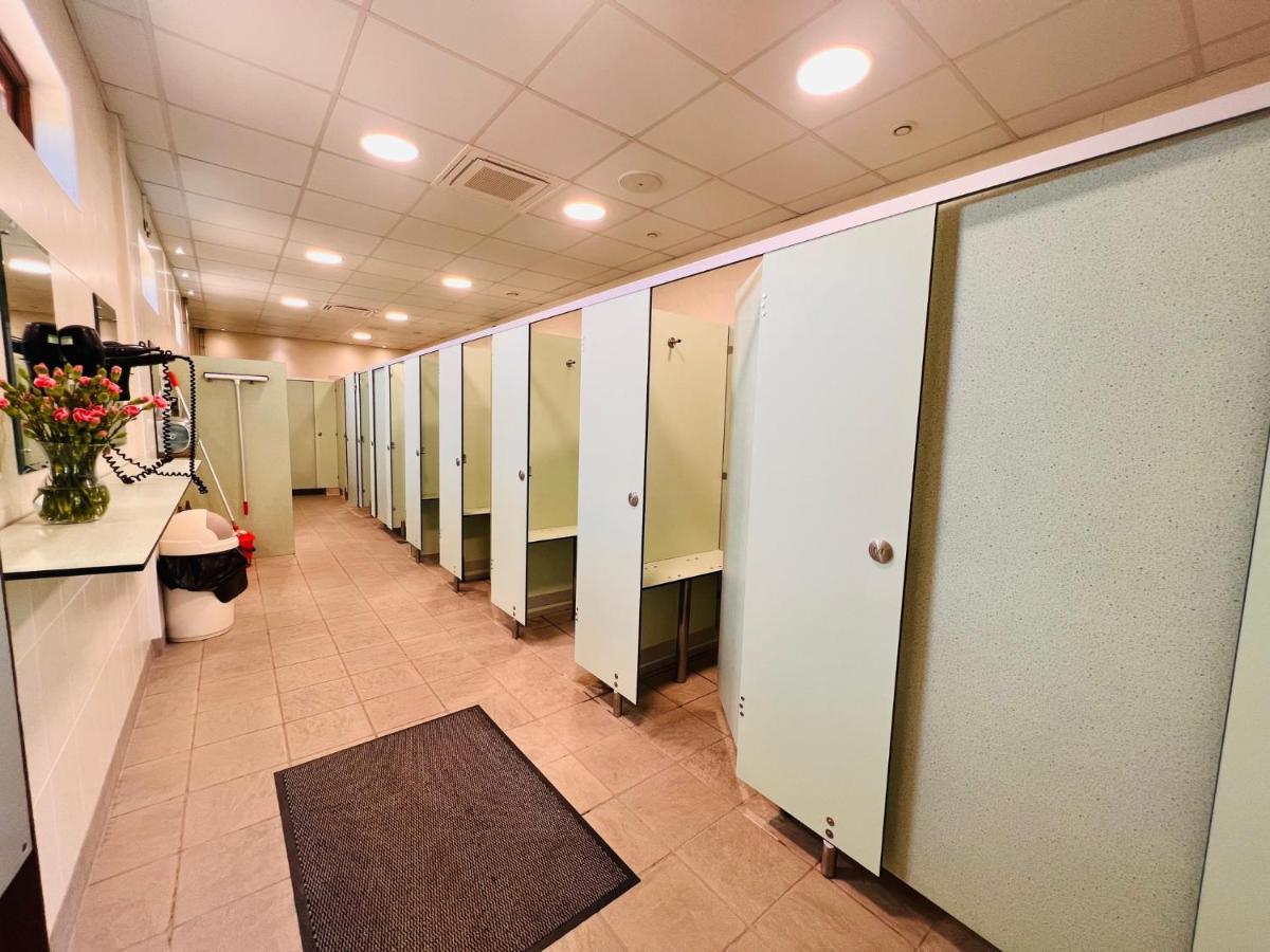 Hotel Glamping At South Lytchett Manor Poole Esterno foto