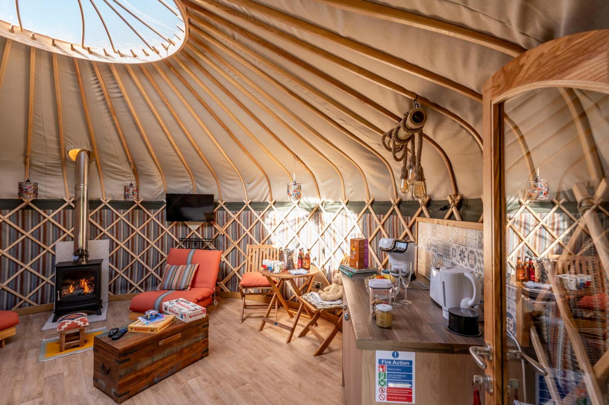 Hotel Glamping At South Lytchett Manor Poole Esterno foto