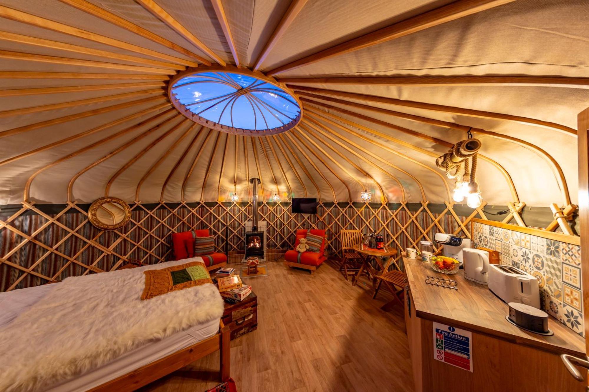 Hotel Glamping At South Lytchett Manor Poole Esterno foto