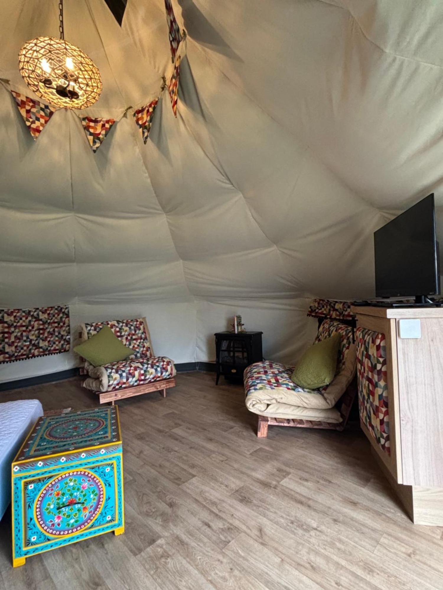 Hotel Glamping At South Lytchett Manor Poole Esterno foto